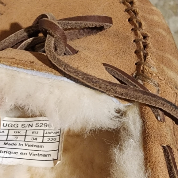 Ugg Dakota moccasins - Picture 16 of 16